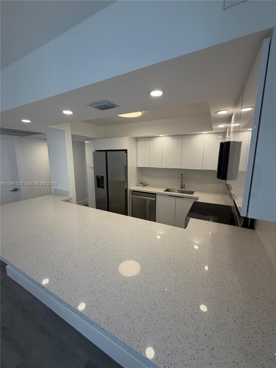 DESOTO PARK CONDO · #512 in Hallandale Beach - Photo 2