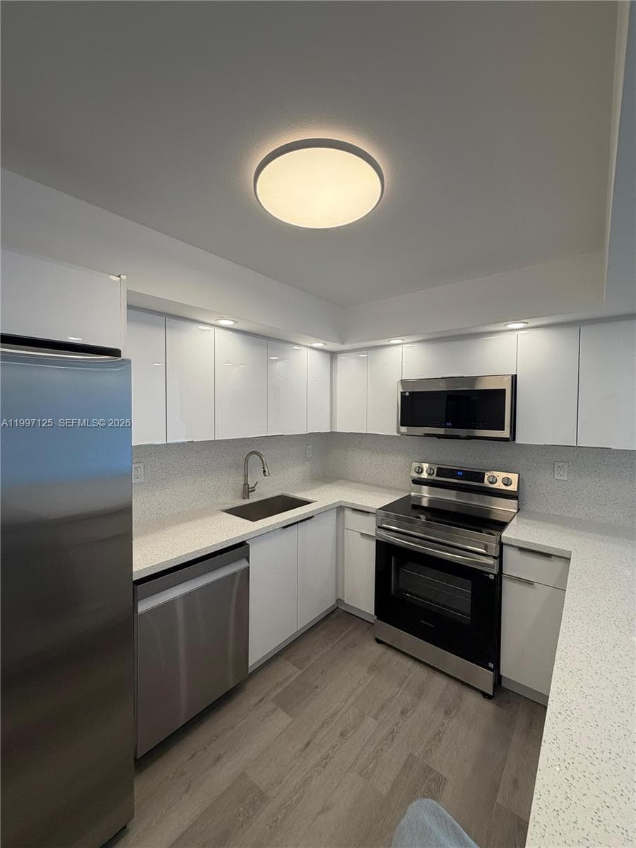 DESOTO PARK CONDO · #512 in Hallandale Beach - Photo 6