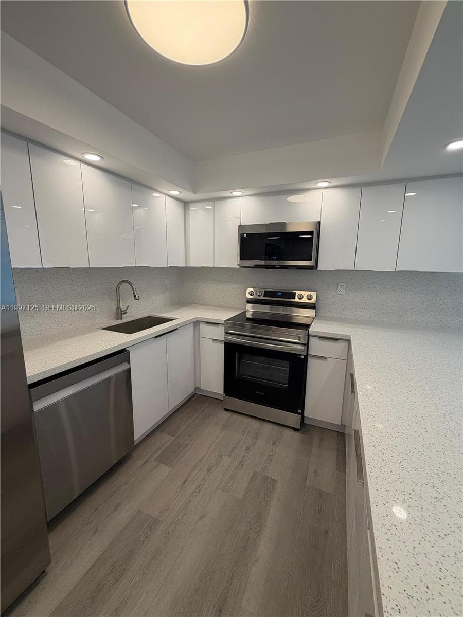 DESOTO PARK CONDO · #512 in Hallandale Beach - Photo 3
