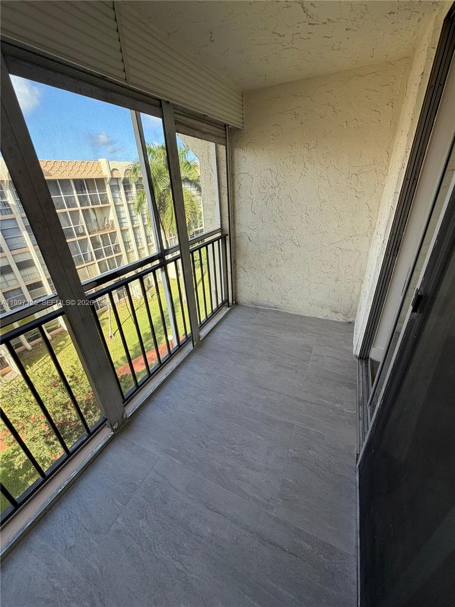 DESOTO PARK CONDO · #512 in Hallandale Beach - Photo 28