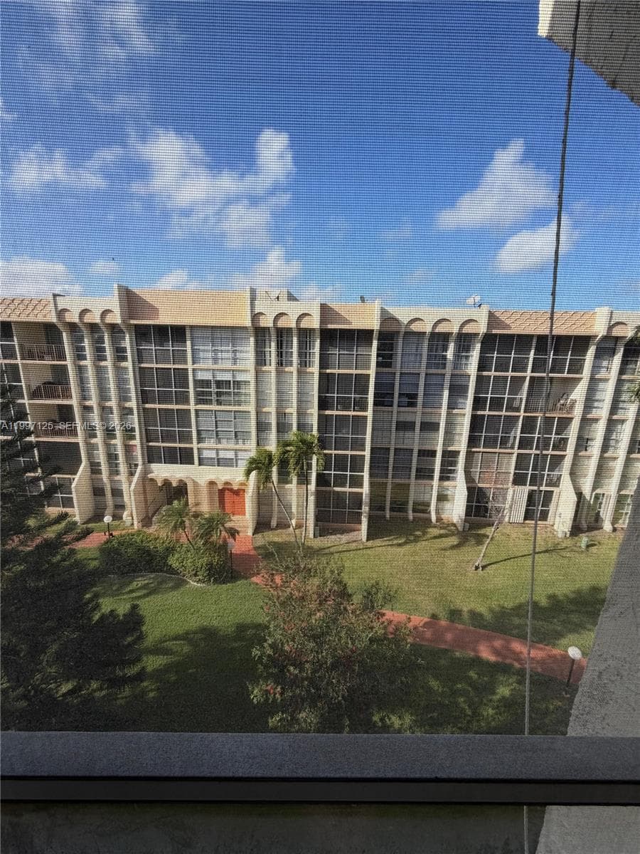 DESOTO PARK CONDO · #512 in Hallandale Beach - Photo 30