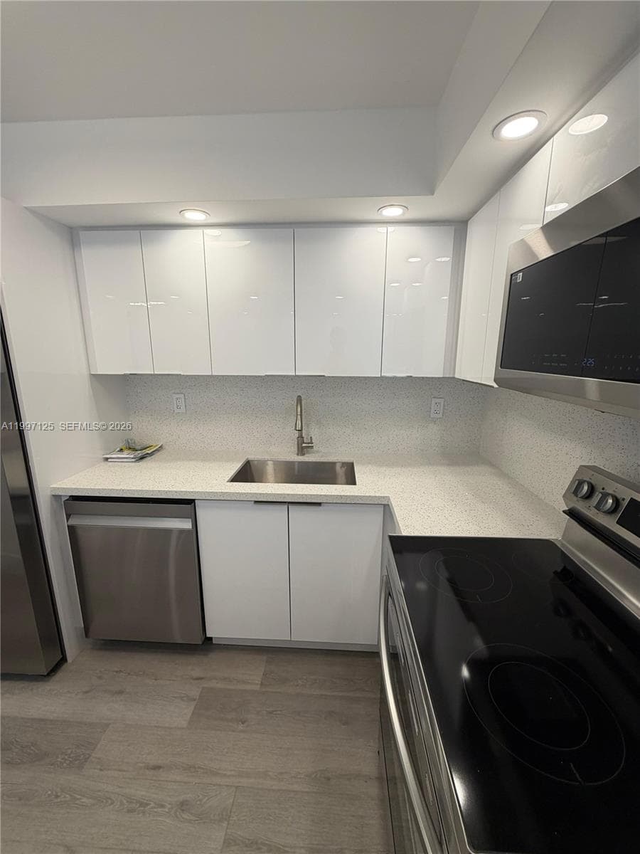 DESOTO PARK CONDO · #512 in Hallandale Beach - Photo 4
