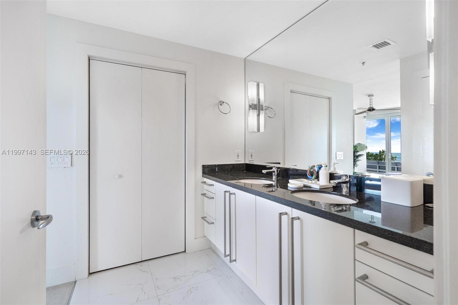 Ocean Place · #8F in Miami Beach - Photo 13