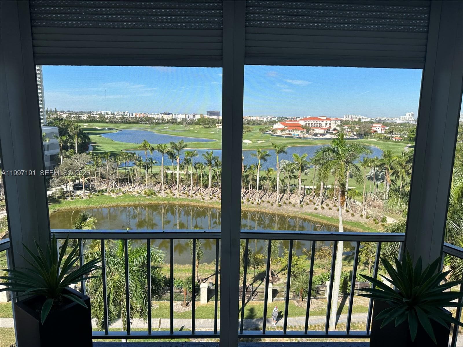 FAIRWAYS RIVIERA · #827 in Hallandale Beach - Photo 18