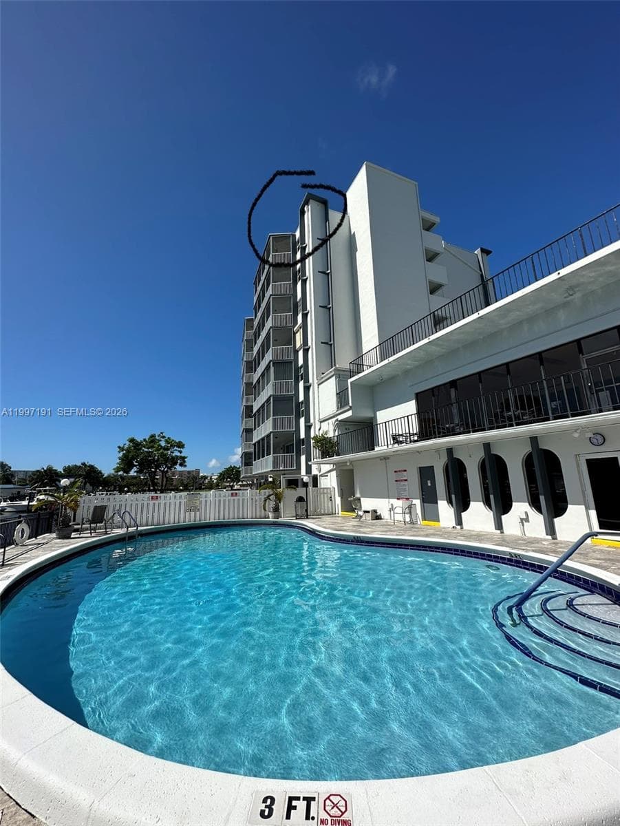 FAIRWAYS RIVIERA · #827 in Hallandale Beach - Photo 21