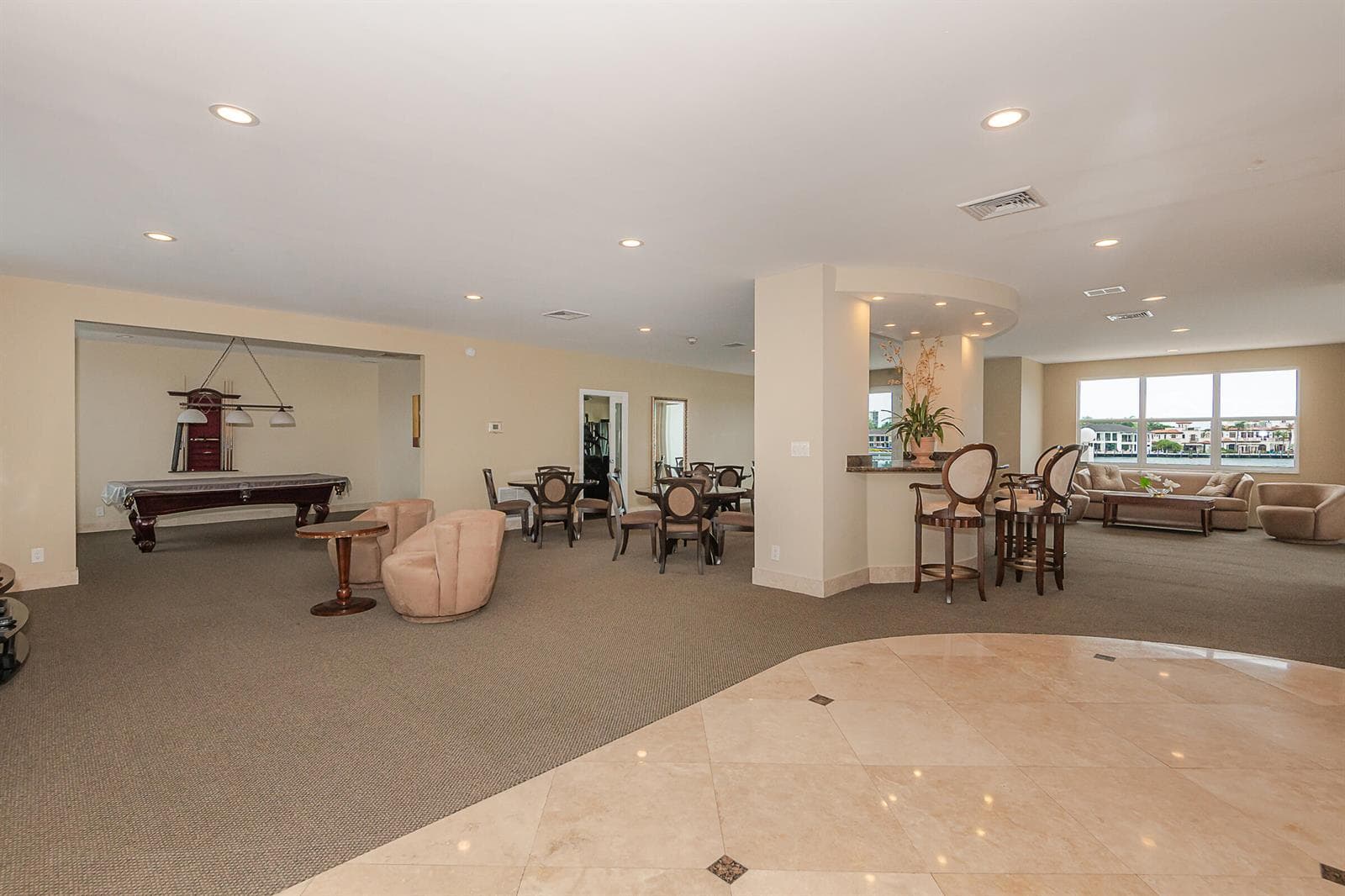 CLUB ROOM
