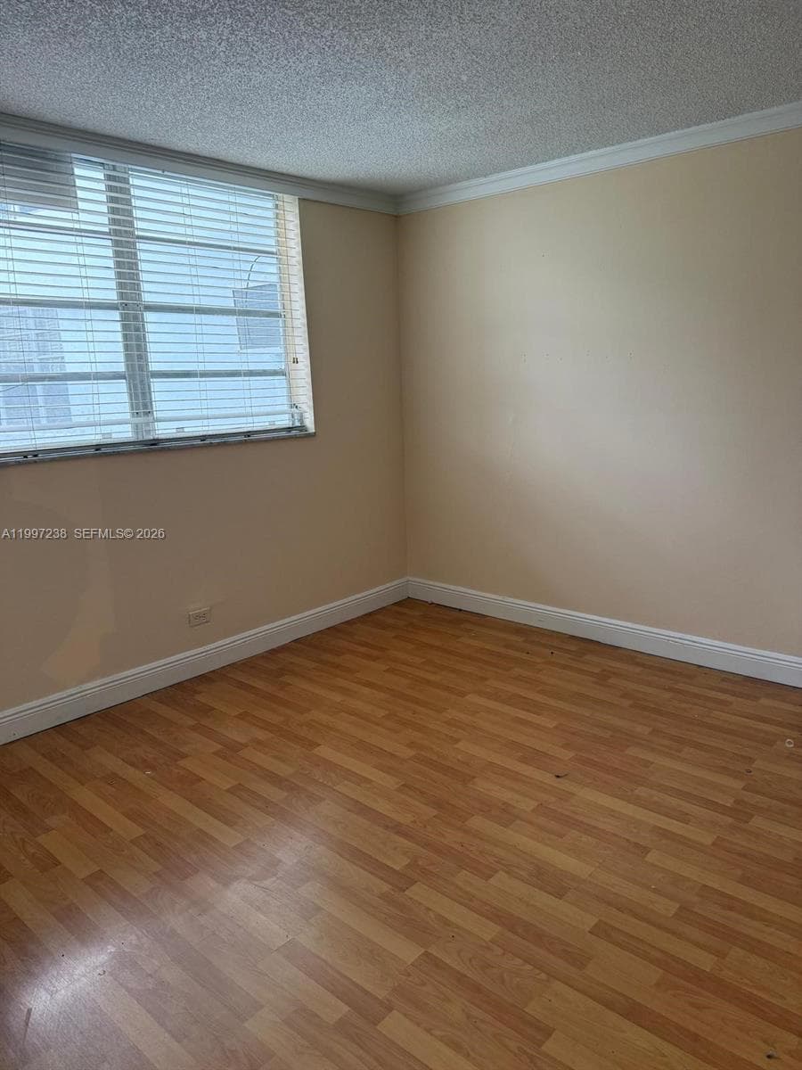 ROYAL OAKS CONDO · #309 in Miami - Photo 12