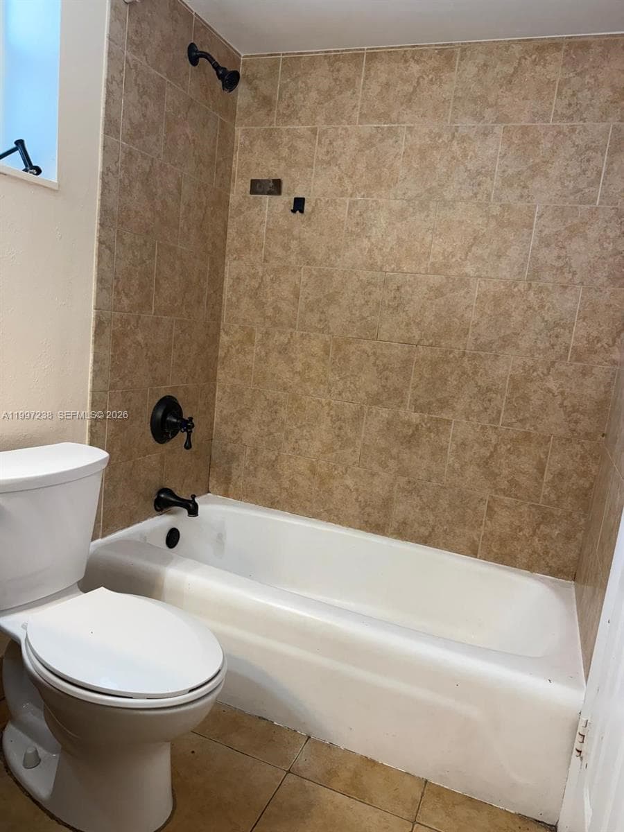 ROYAL OAKS CONDO · #309 in Miami - Photo 7