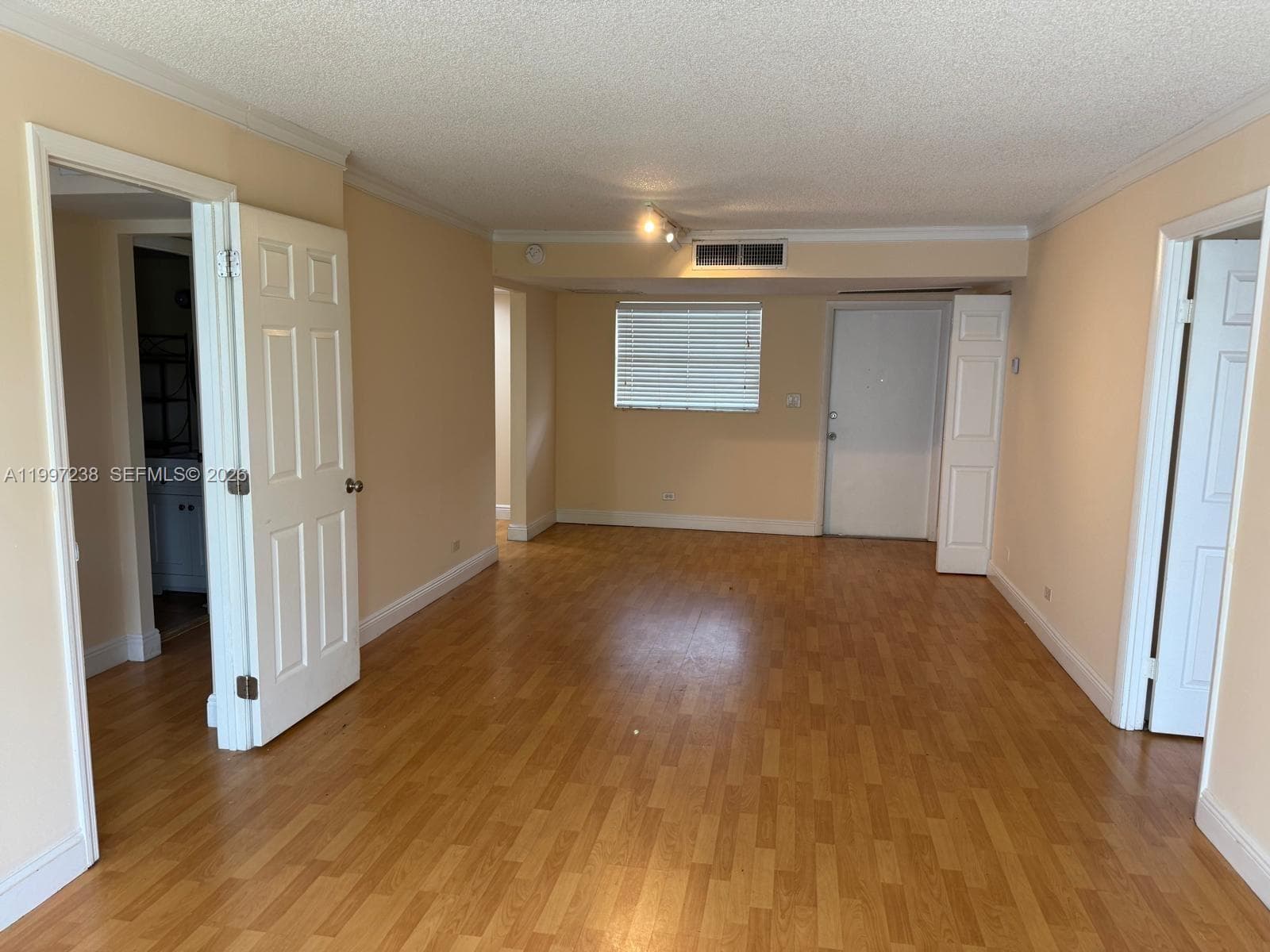 ROYAL OAKS CONDO · #309 in Miami - Photo 4