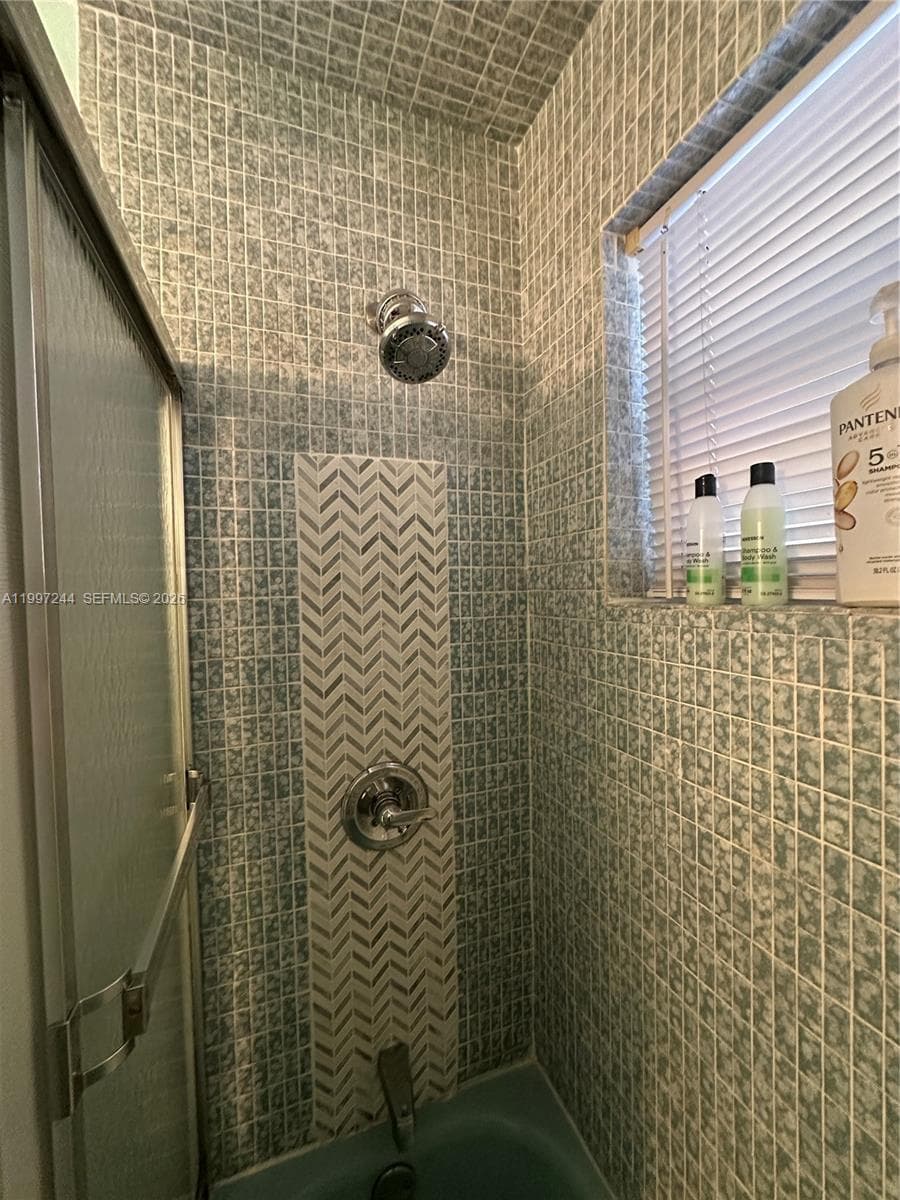 FAIRWAYS ROYALE · #307 in Hallandale Beach - Photo 17