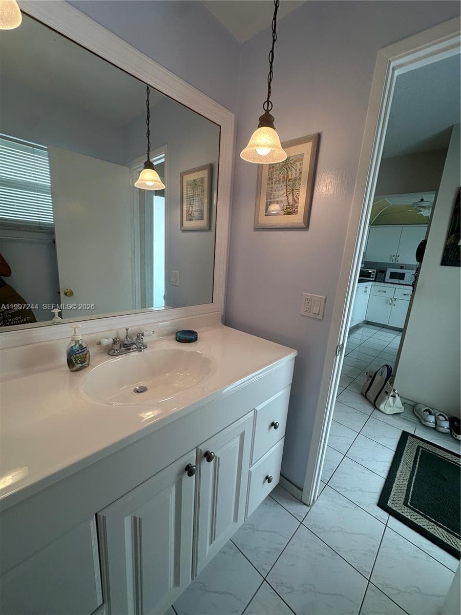 FAIRWAYS ROYALE · #307 in Hallandale Beach - Photo 7