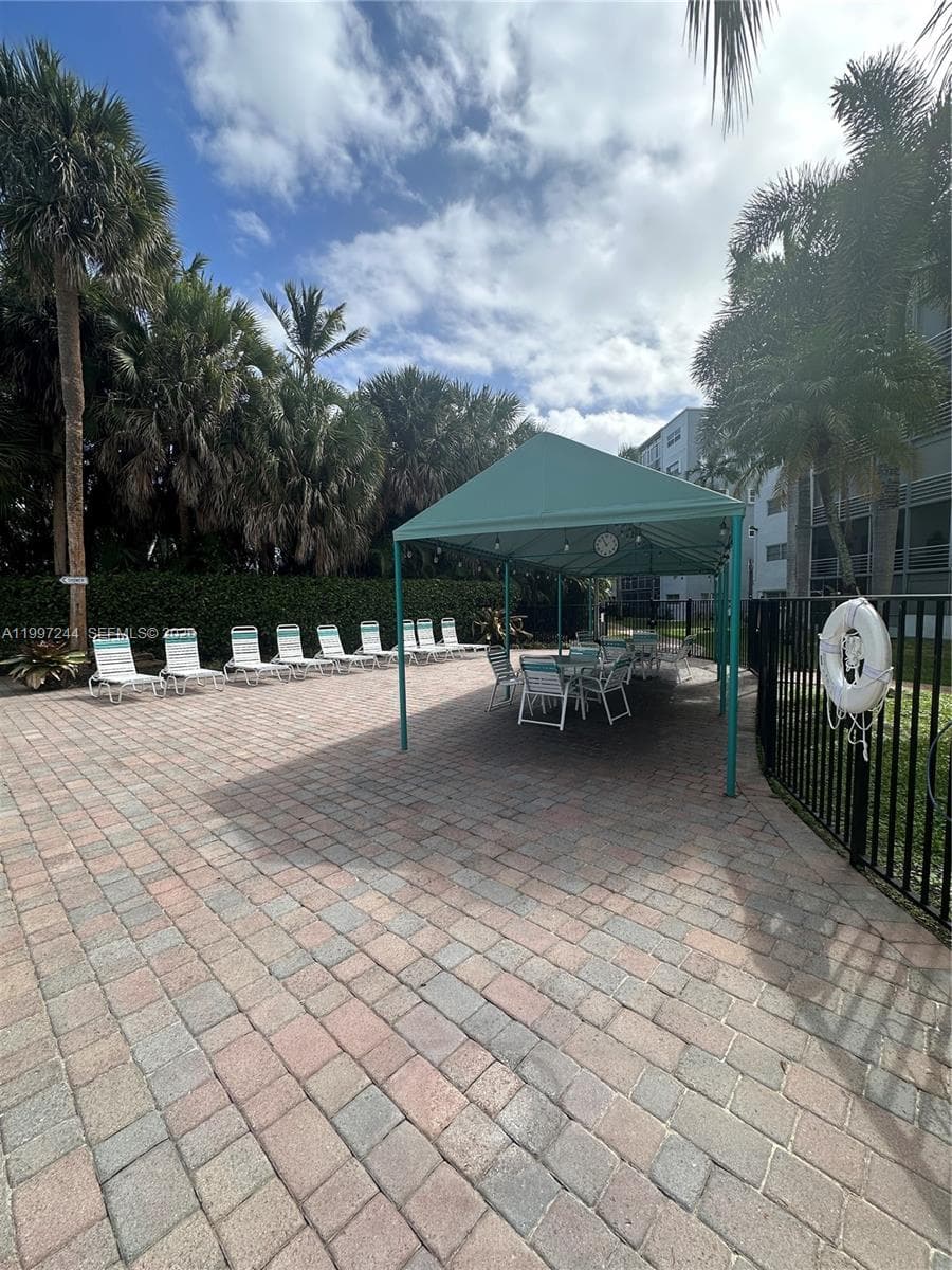 FAIRWAYS ROYALE · #307 in Hallandale Beach - Photo 32