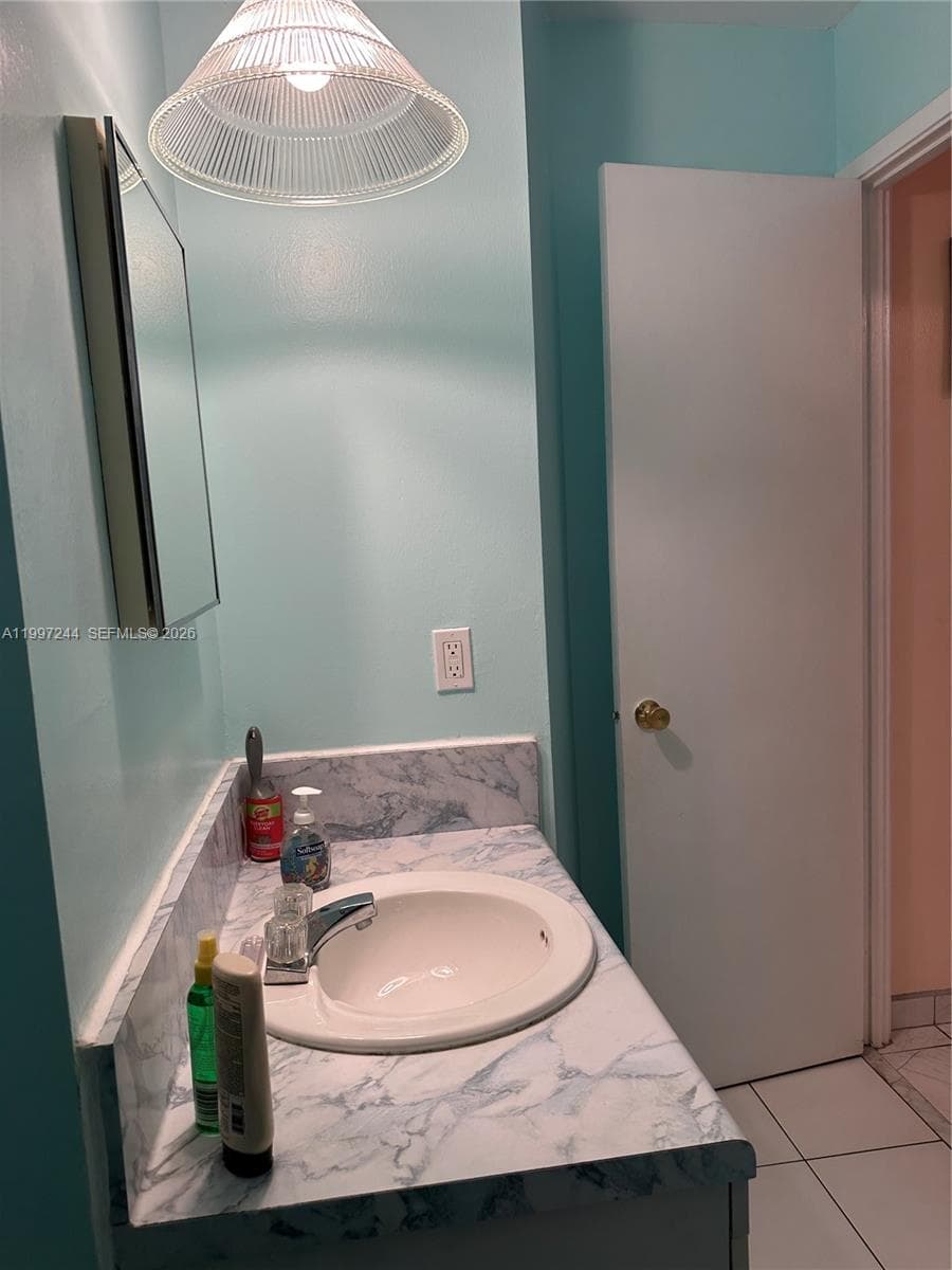 FAIRWAYS ROYALE · #307 in Hallandale Beach - Photo 18