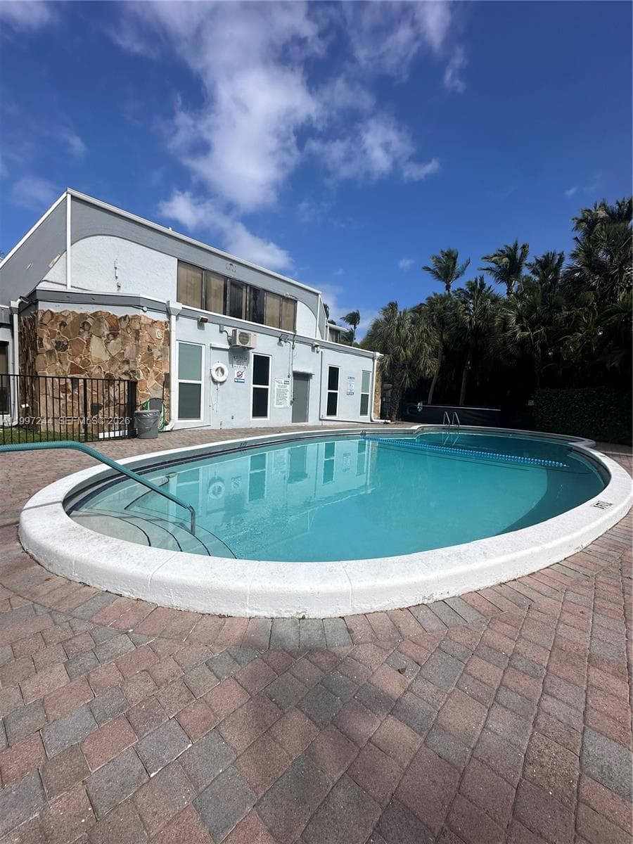 FAIRWAYS ROYALE · #307 in Hallandale Beach - Photo 31