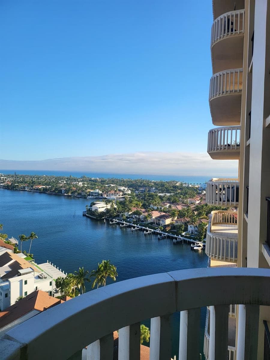 TURNBERRY TOWERS CONDO · #16L in Aventura - Photo 3