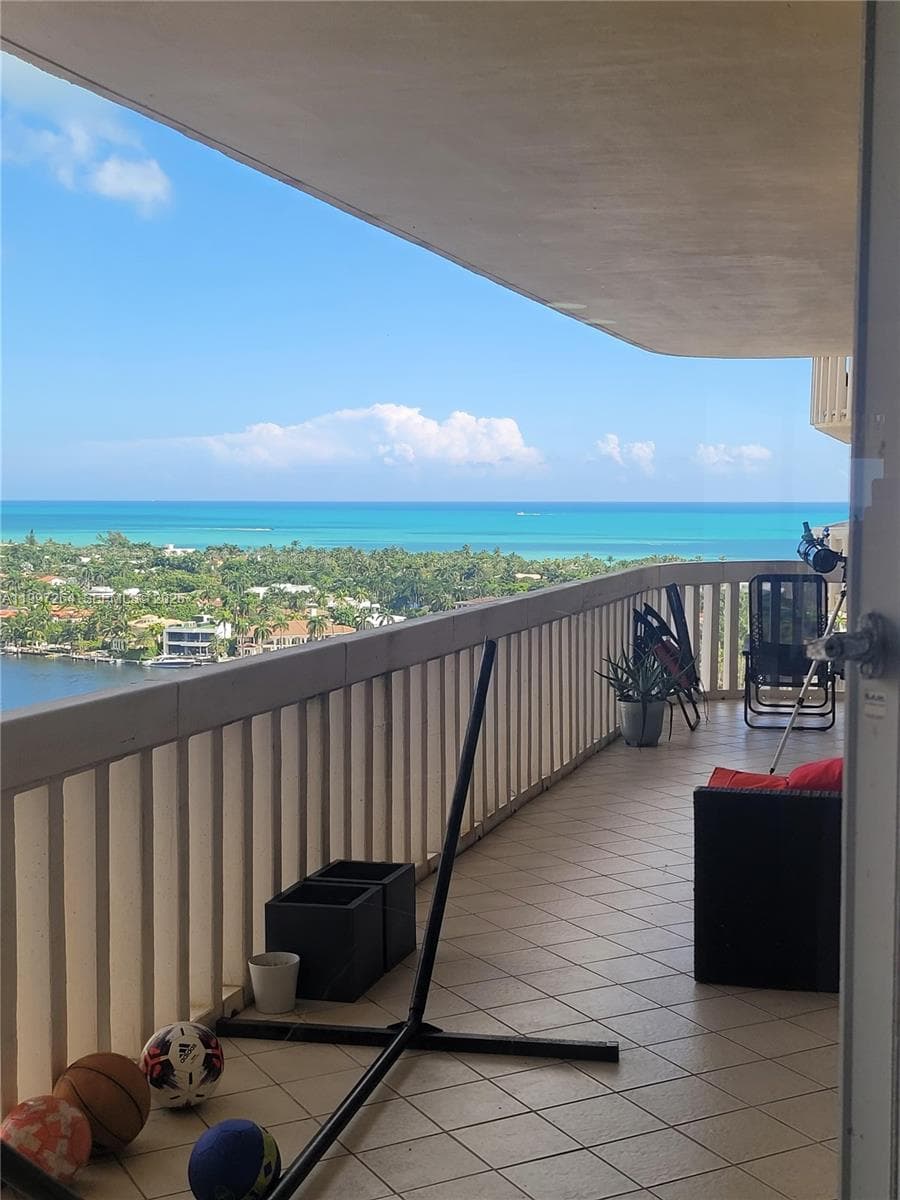 TURNBERRY TOWERS CONDO · #16L in Aventura - Photo 14