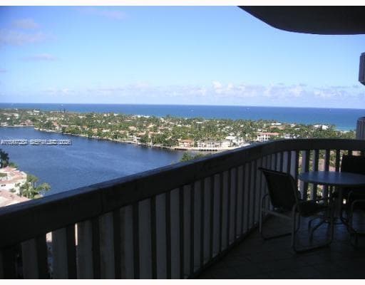 TURNBERRY TOWERS CONDO · #16L in Aventura - Photo 4