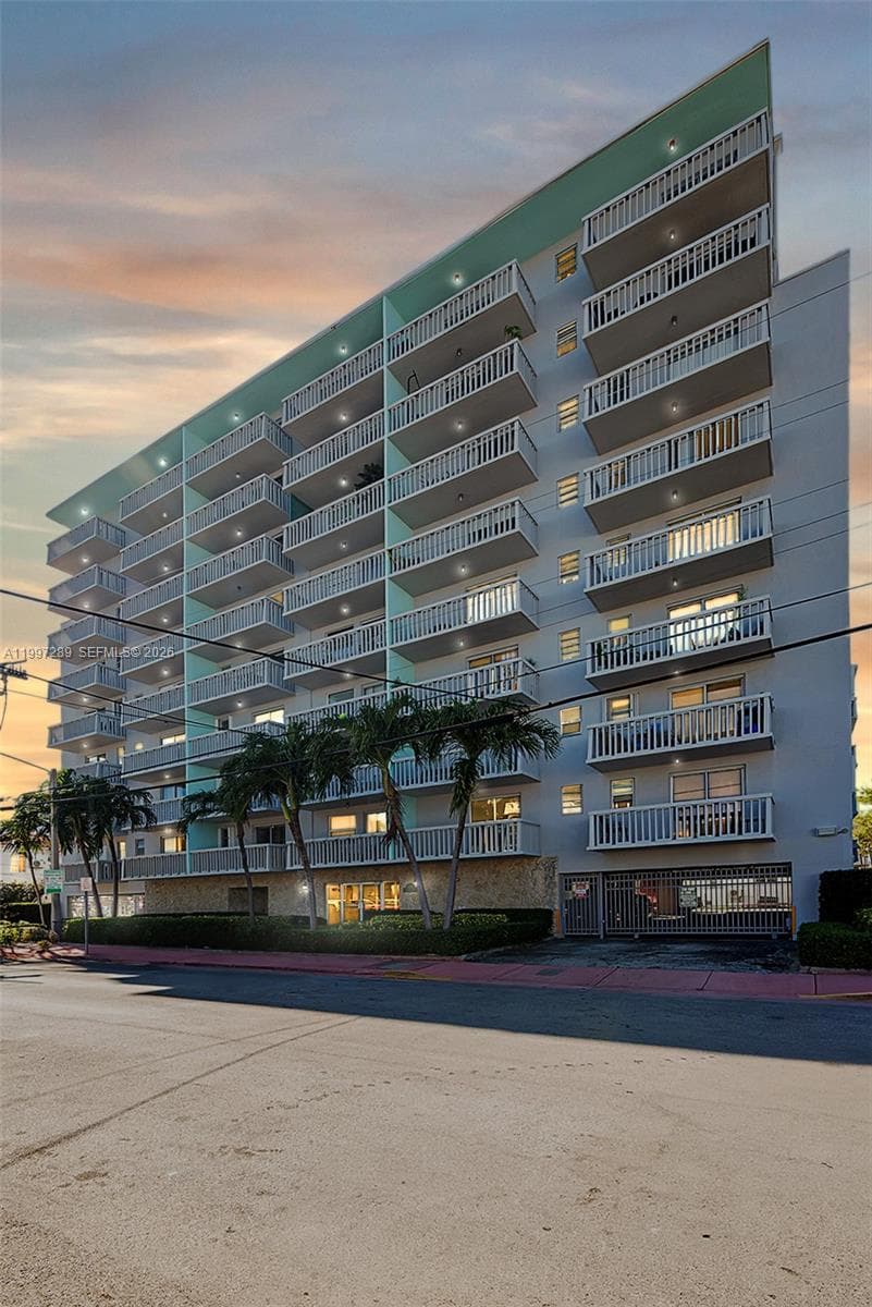 Carlyle Plaza Condo · #606 in Miami Beach - Photo 23