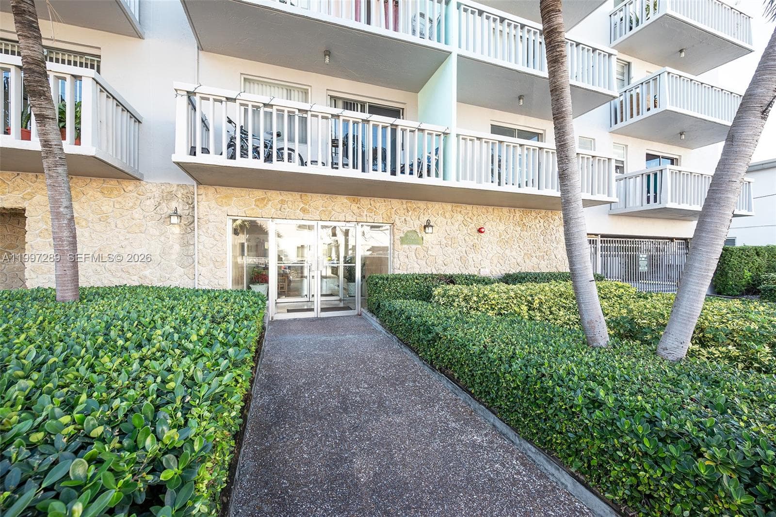 Carlyle Plaza Condo · #606 in Miami Beach - Photo 24