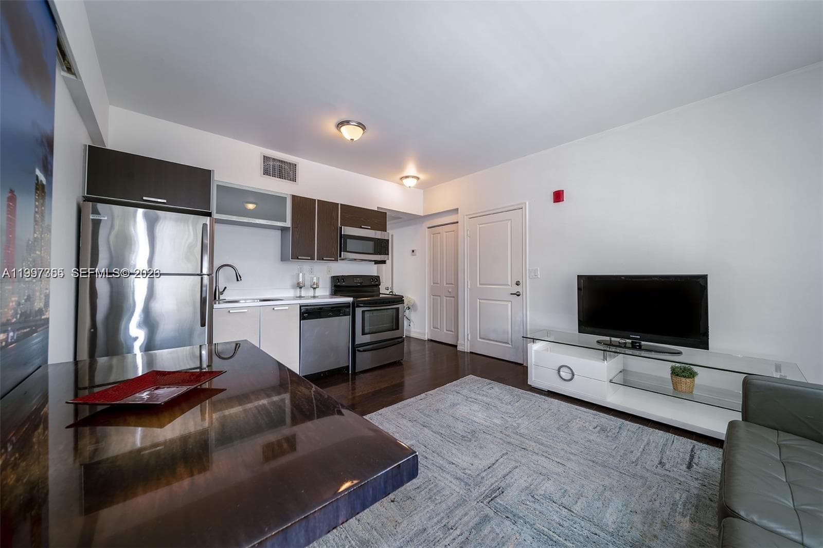 ELEVEN CONDO · #206 in Miami Beach - Photo 3
