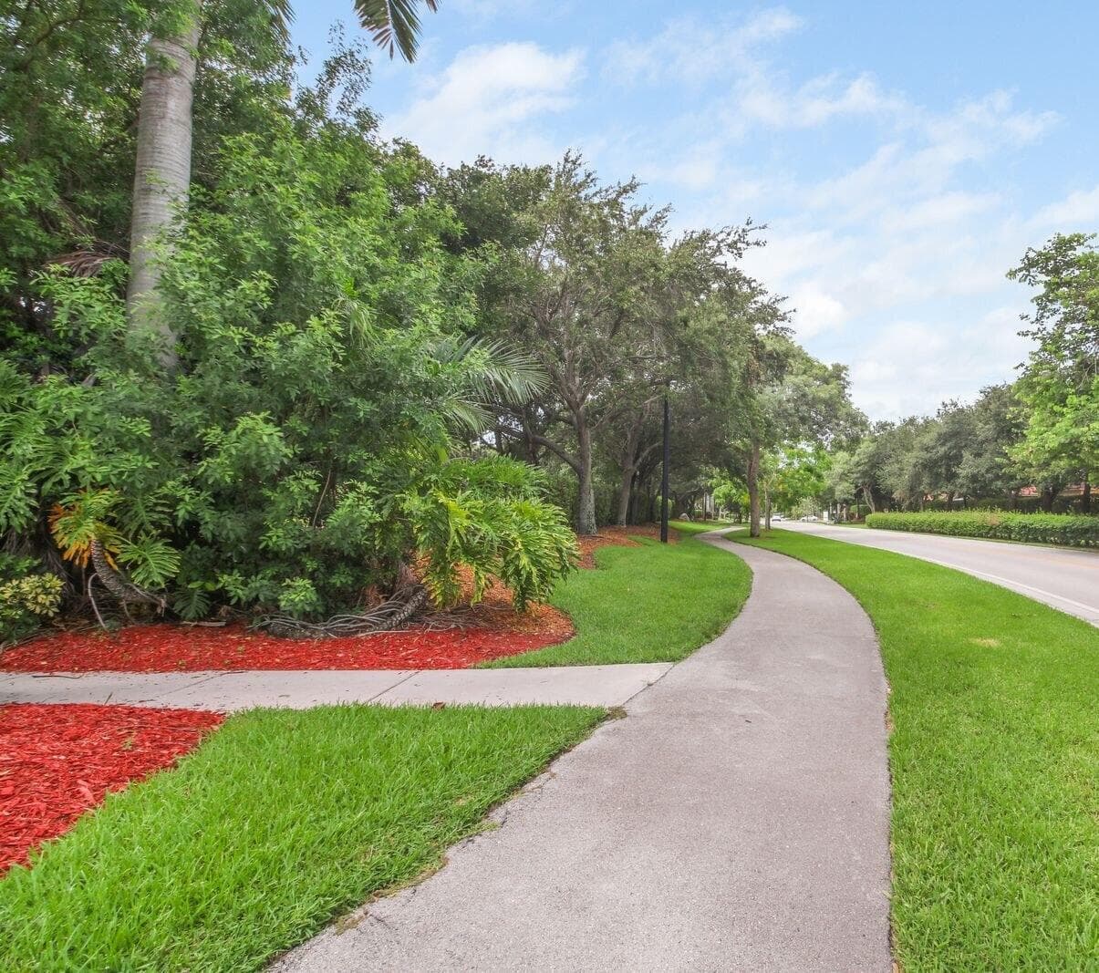 43 Walking trail Community
