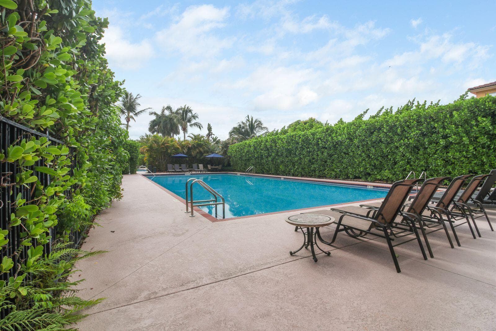 36 Rectangular pool Community