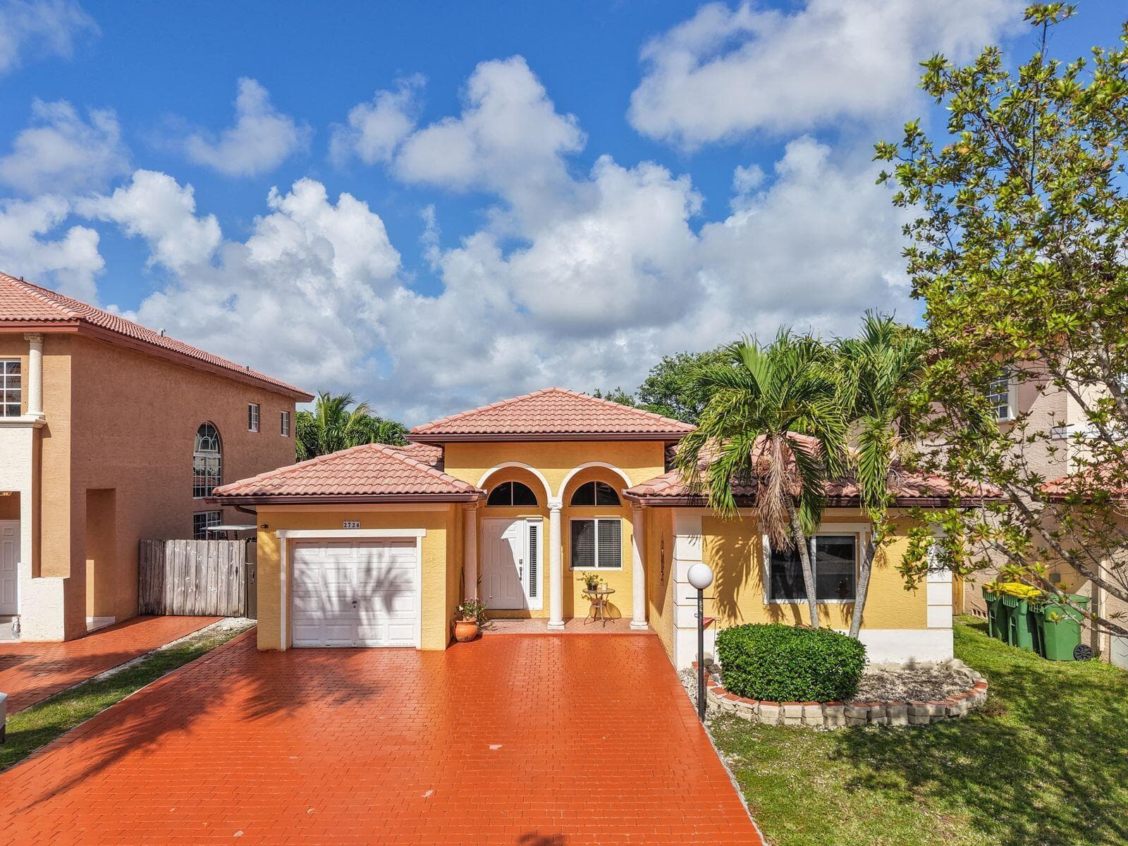01 Front of home