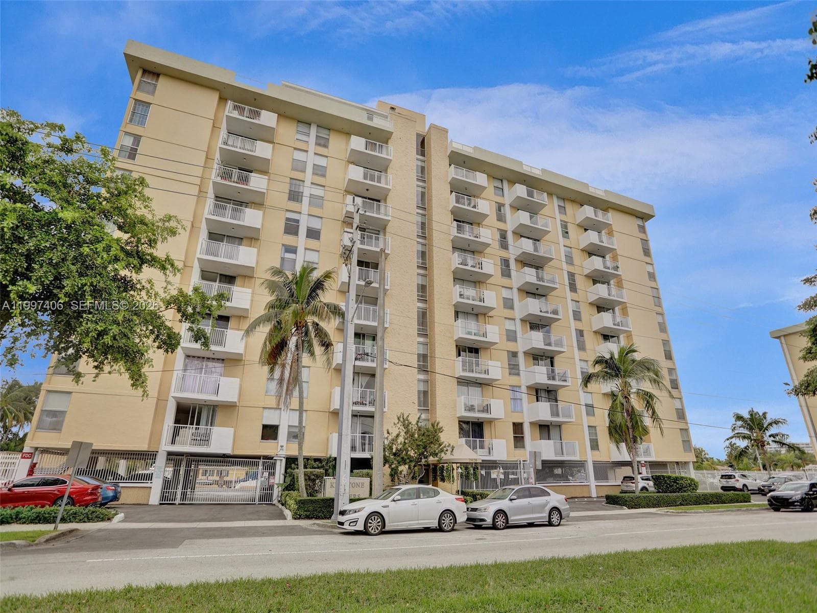 KEYSTONE TOWERS CONDO · #906 in North Miami - Photo 23