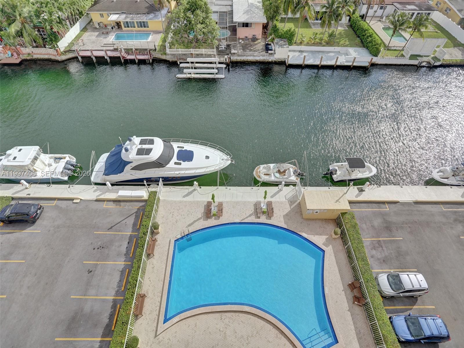 KEYSTONE TOWERS CONDO · #906 in North Miami - Photo 2