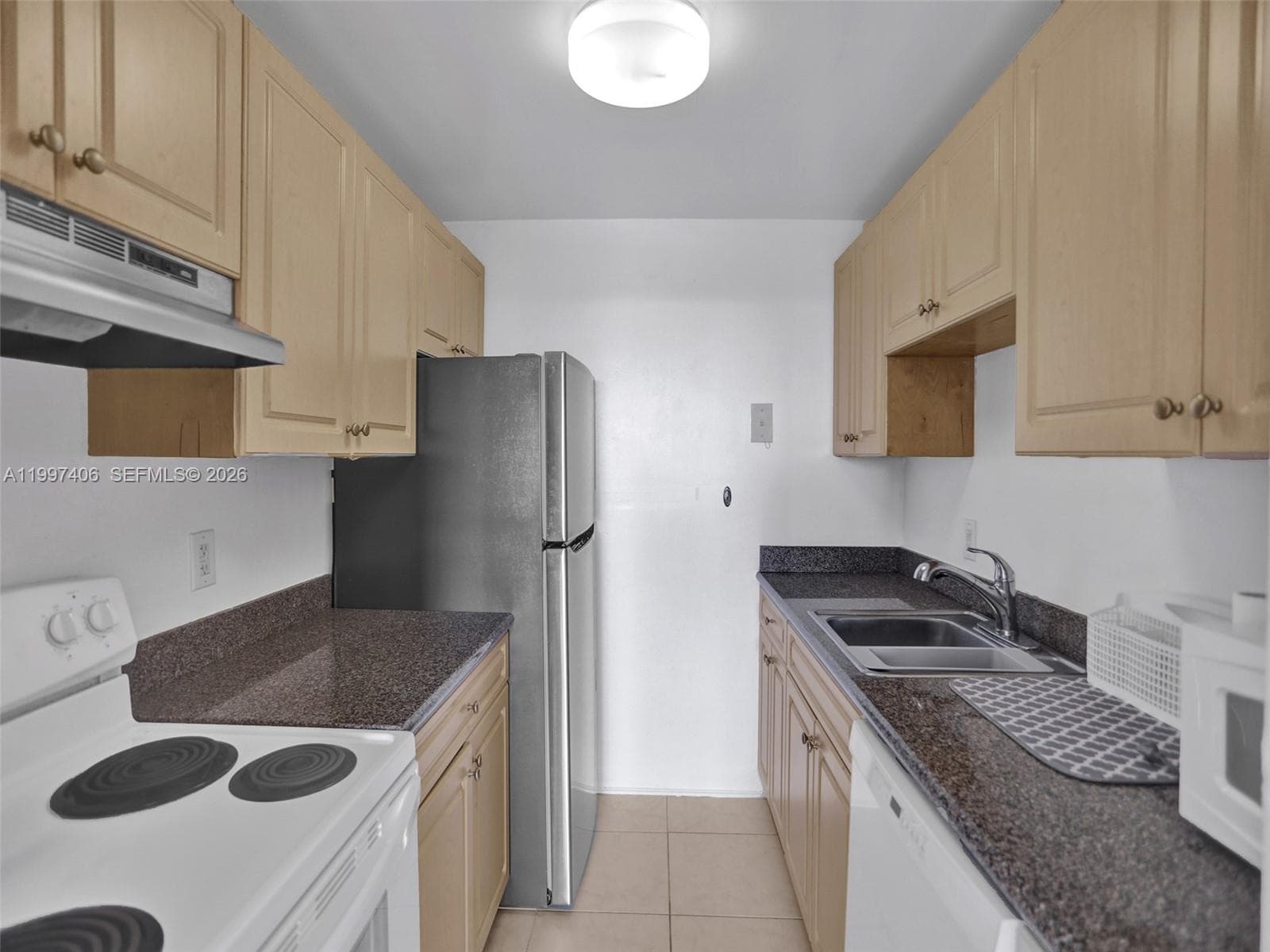 KEYSTONE TOWERS CONDO · #906 in North Miami - Photo 13