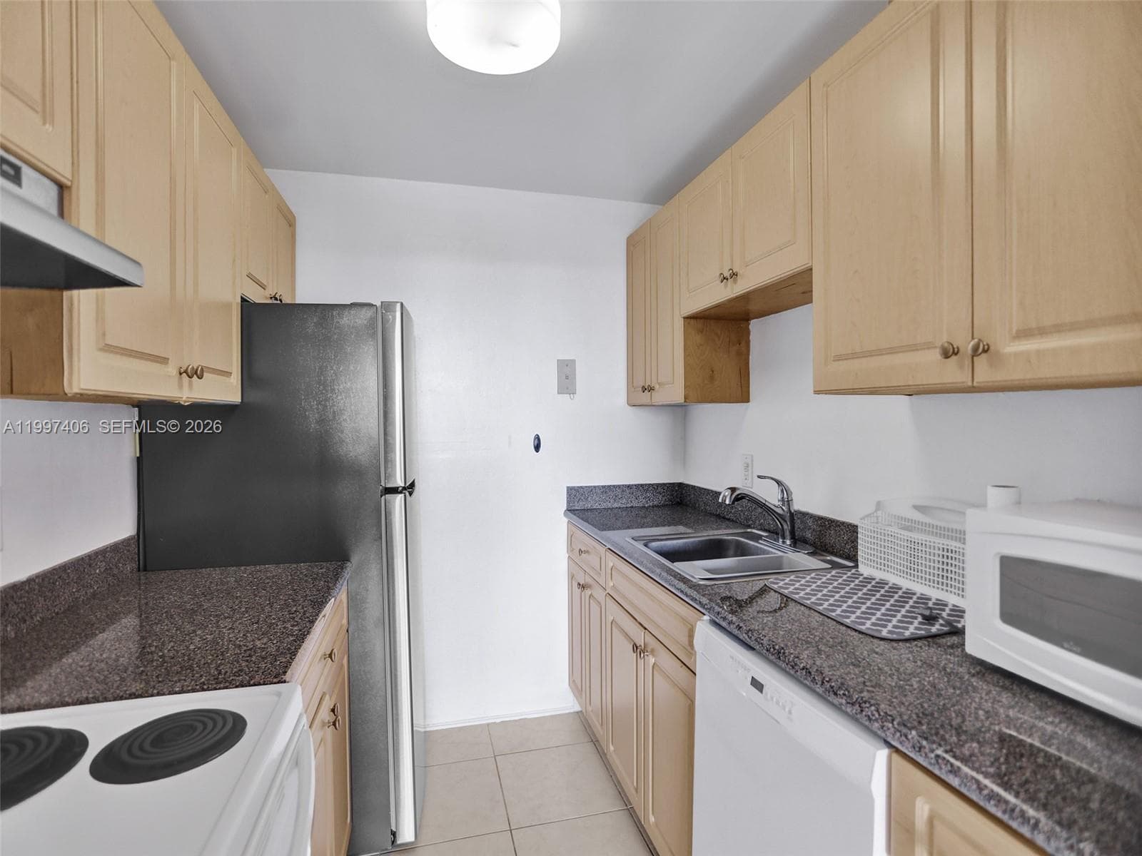 KEYSTONE TOWERS CONDO · #906 in North Miami - Photo 14