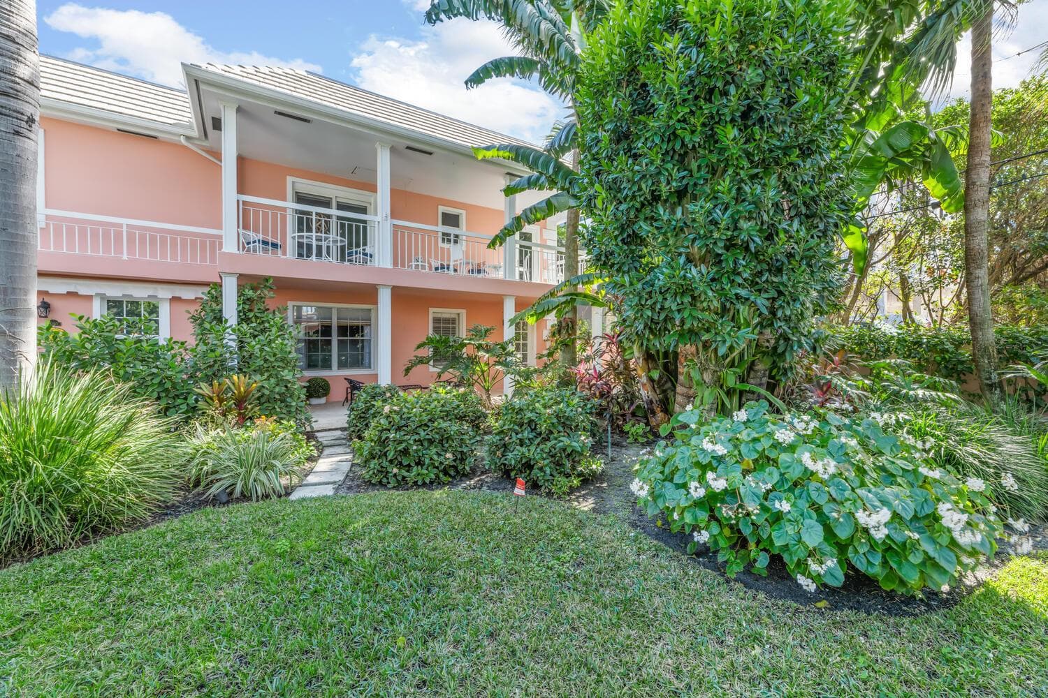 134 Peruvian Ave Palm Beach FL-large-026