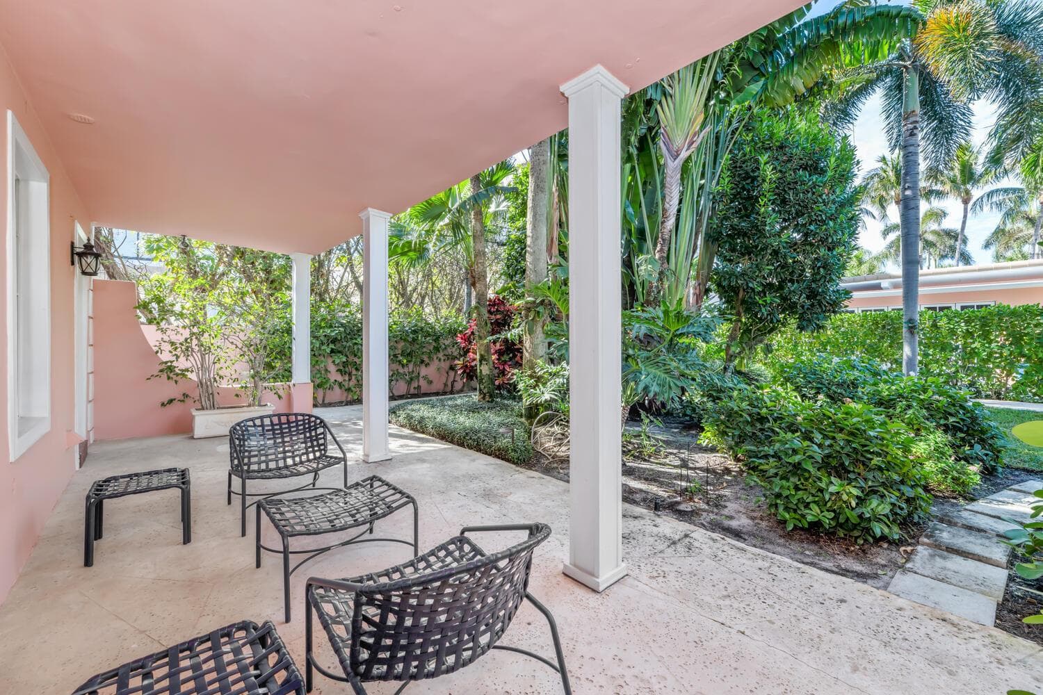134 Peruvian Ave Palm Beach FL-large-025