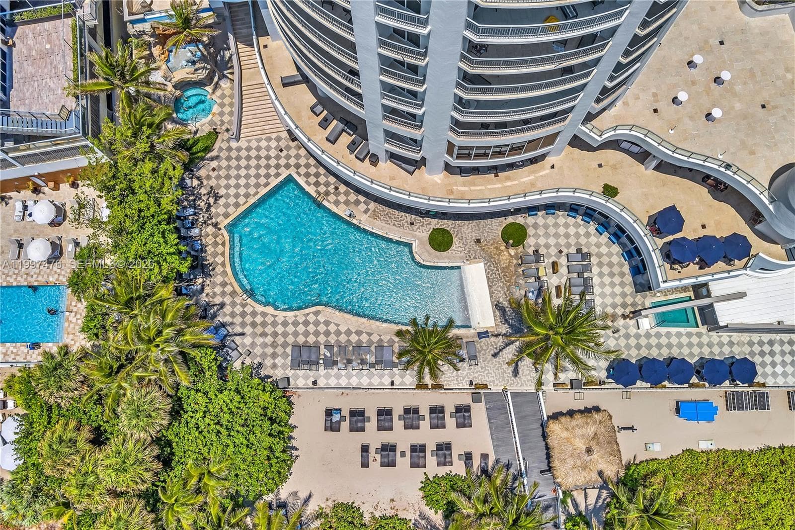 Ocean Point Beach Club · #1703 in Sunny Isles Beach - Photo 2
