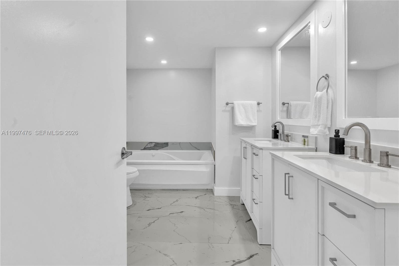 Ocean Point Beach Club · #1703 in Sunny Isles Beach - Photo 52