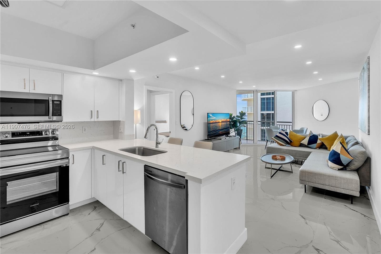 Ocean Point Beach Club · #1703 in Sunny Isles Beach - Photo 38