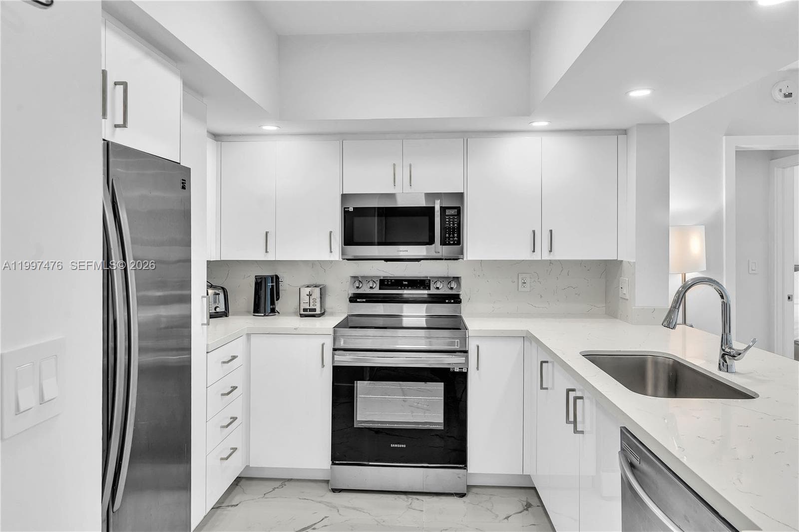 Ocean Point Beach Club · #1703 in Sunny Isles Beach - Photo 44