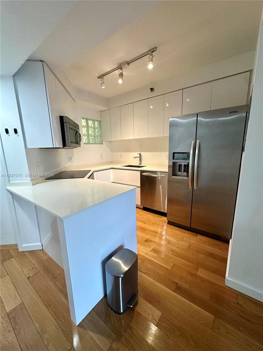 Ocean 91 · #202 in Surfside - Photo 10