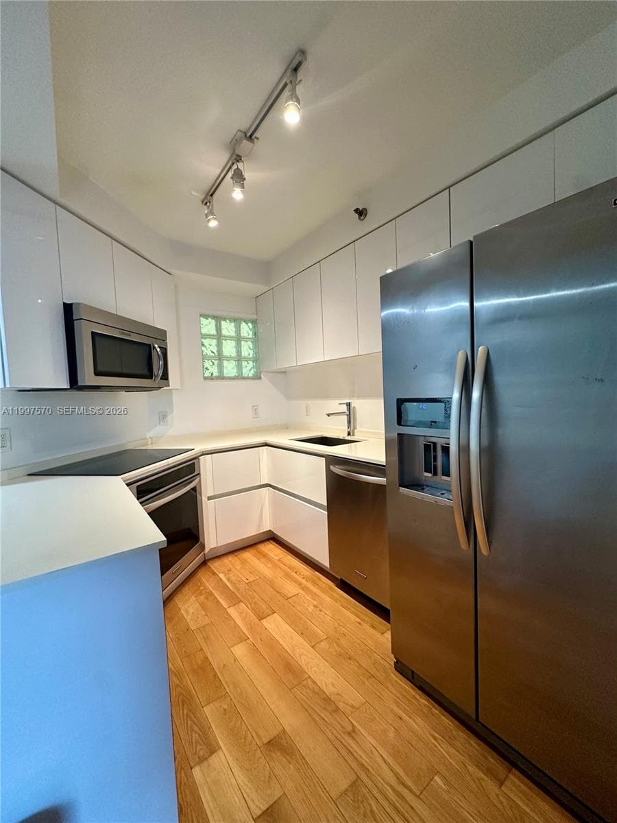 Ocean 91 · #202 in Surfside - Photo 4