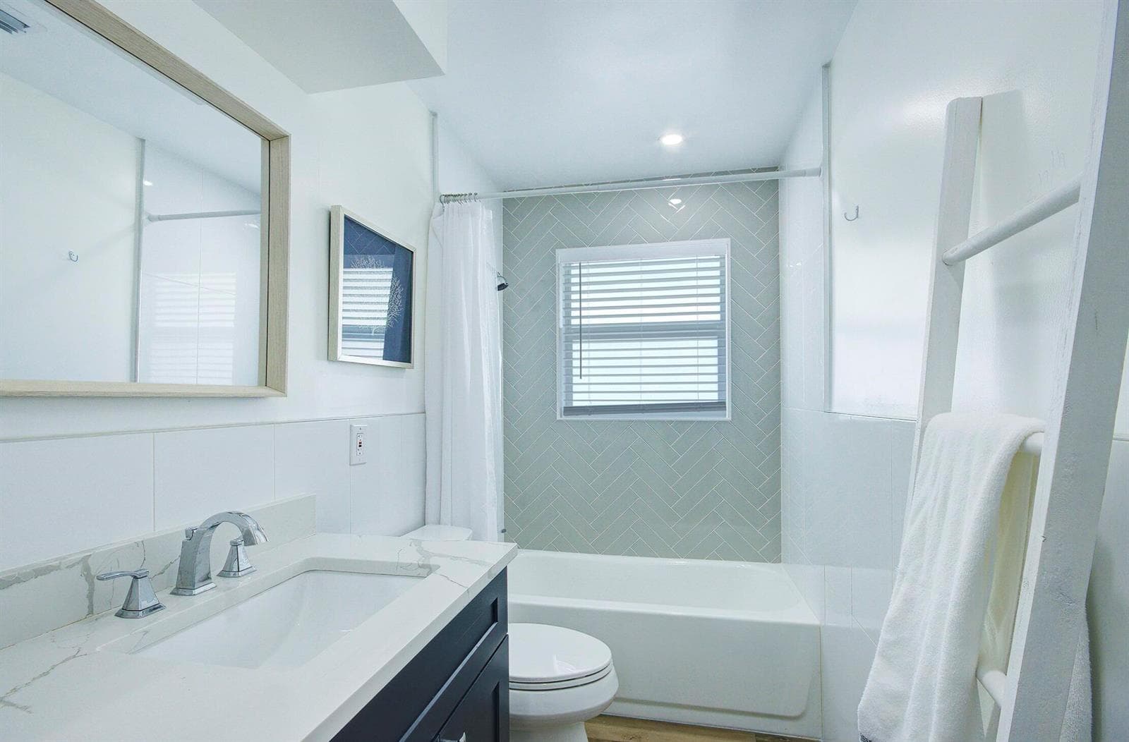 1950 guest bathroom