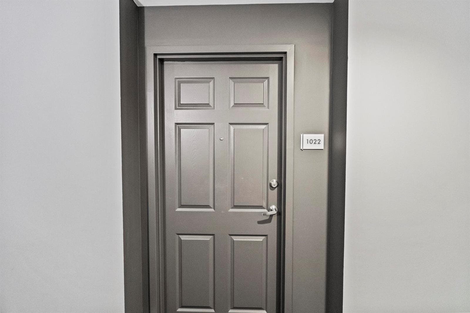Door 1022