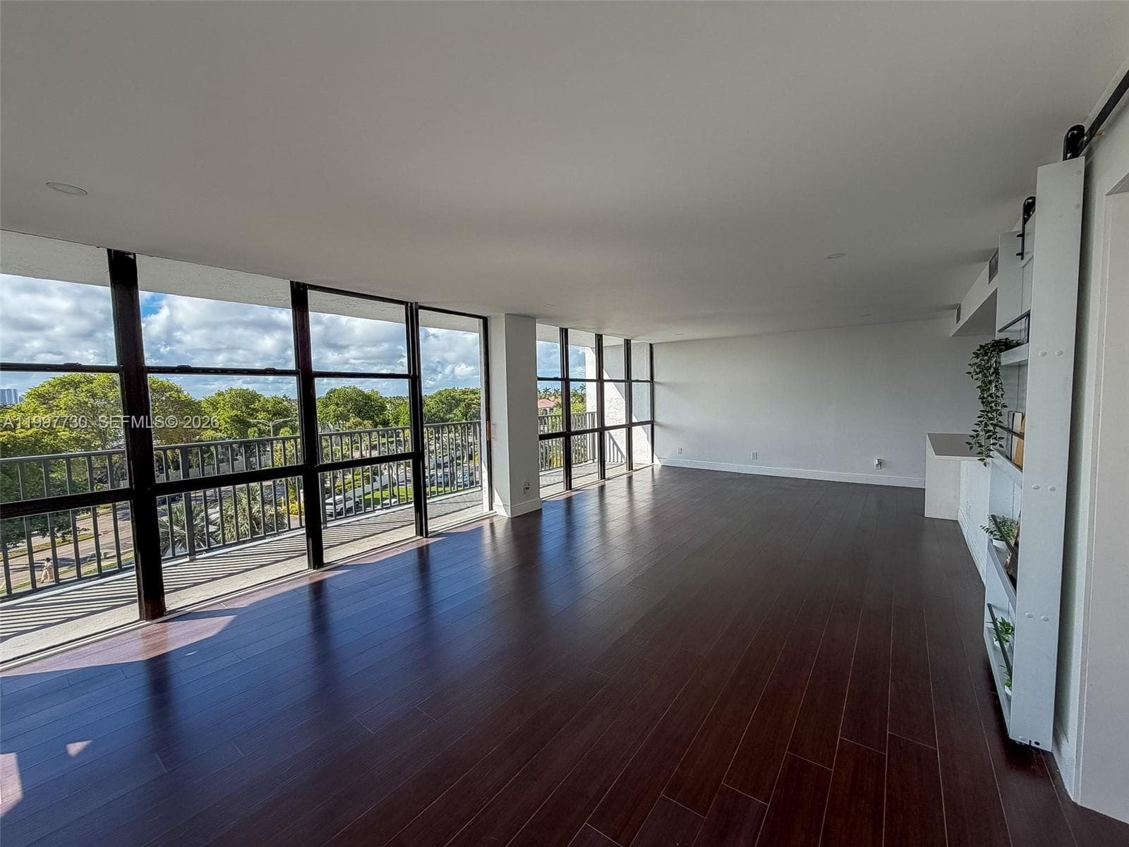 OCEANVIEW PARK CONDO · #531 in Hallandale Beach - Photo 3