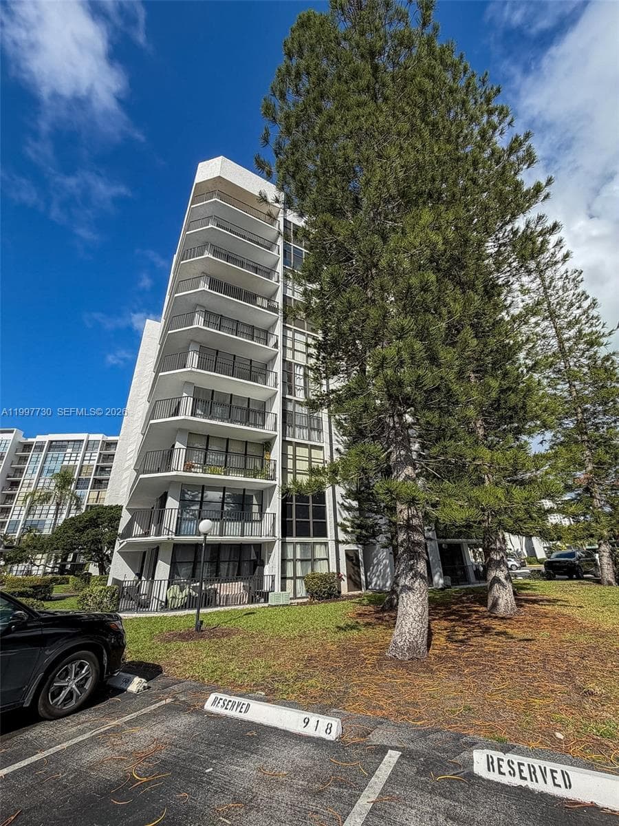 OCEANVIEW PARK CONDO · #531 in Hallandale Beach - Photo 33