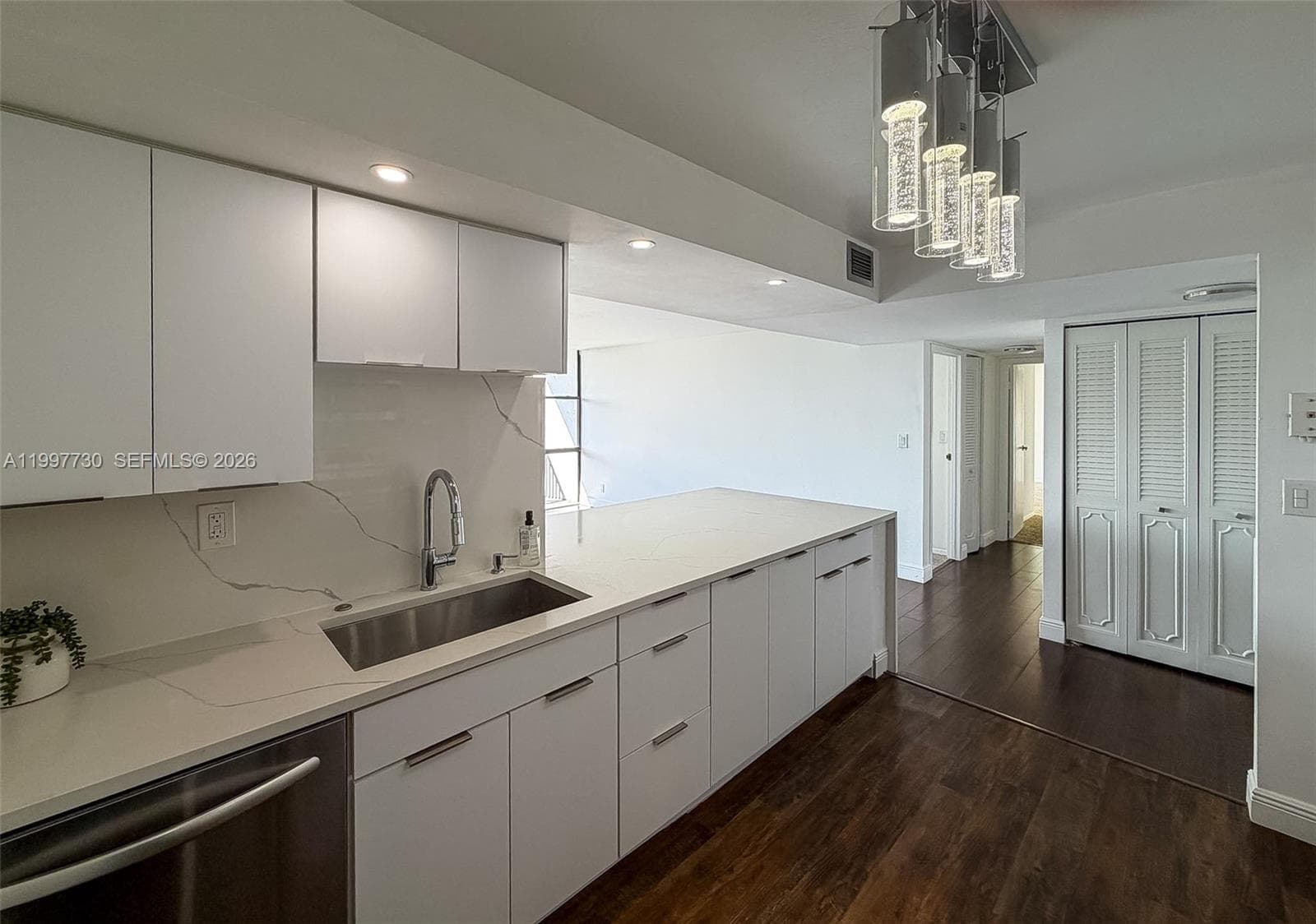 OCEANVIEW PARK CONDO · #531 in Hallandale Beach - Photo 8