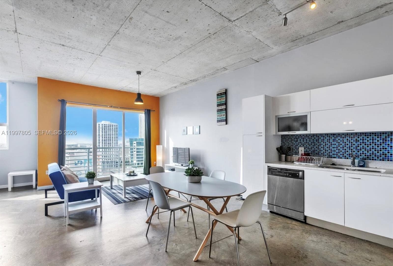 Loft Downtown II · #2015 in Miami - Photo 3