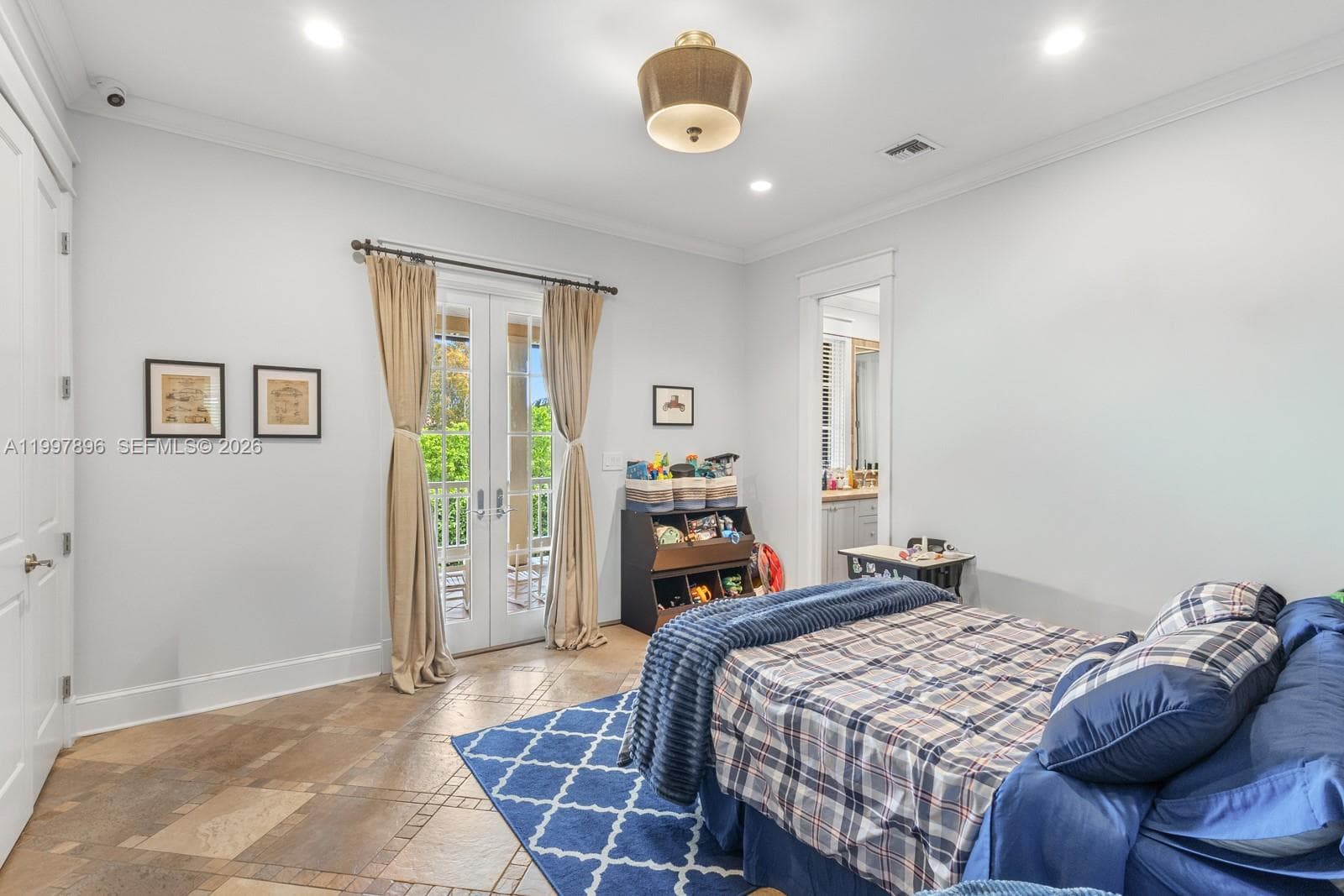 685 Harbor Ln photo 36