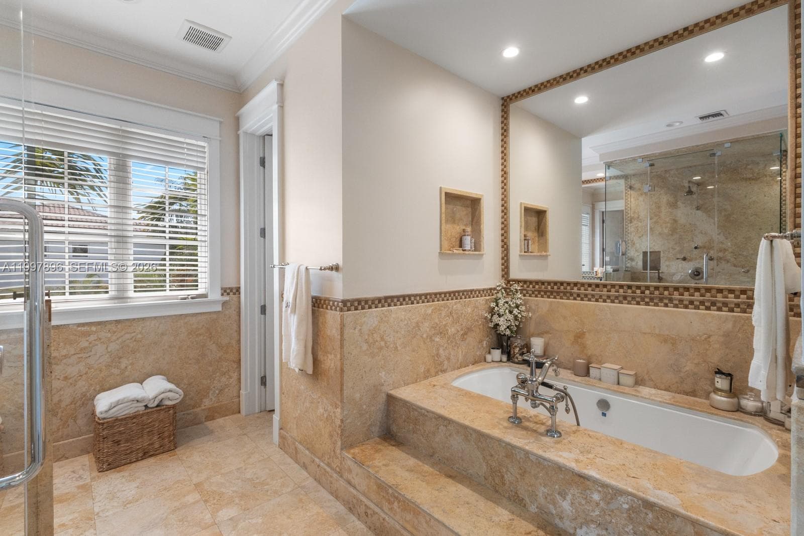 685 Harbor Ln photo 31