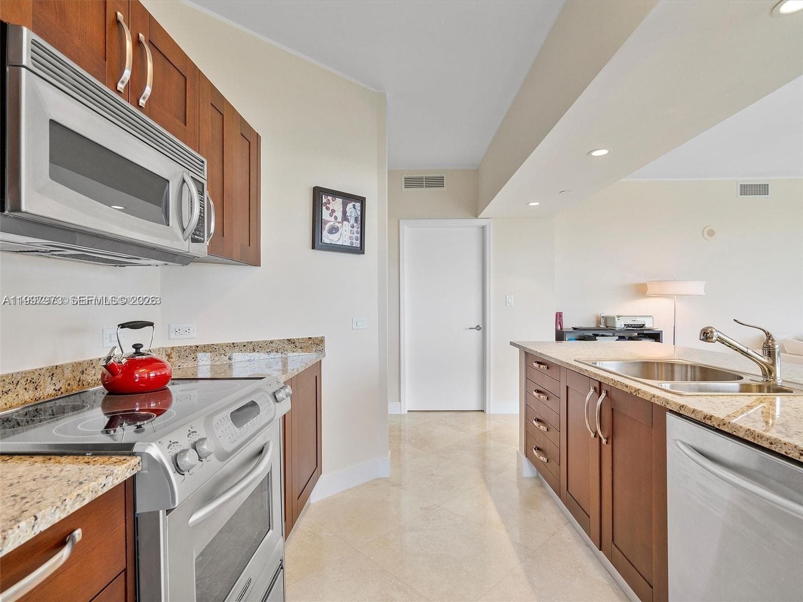 TURNBERRY VILLAGE · #1102 in Aventura - Photo 8