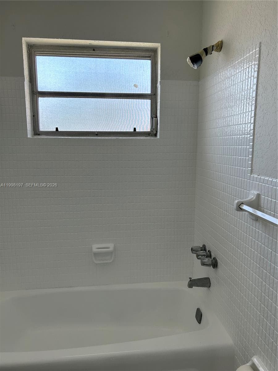 Cypress Gardens Condo · #6B in Hollywood - Photo 27