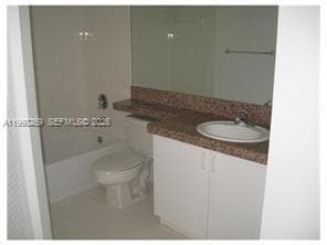 Yacht Club · #9504 in Aventura - Photo 8